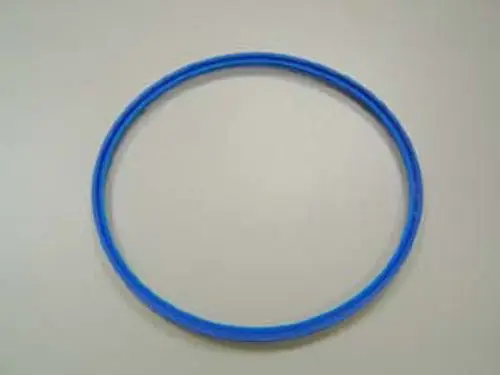 Blaues Dichtungsring aus flexiblem Material, verwendet in Remeha-Anwendungen, auf neutralem Hintergrund.